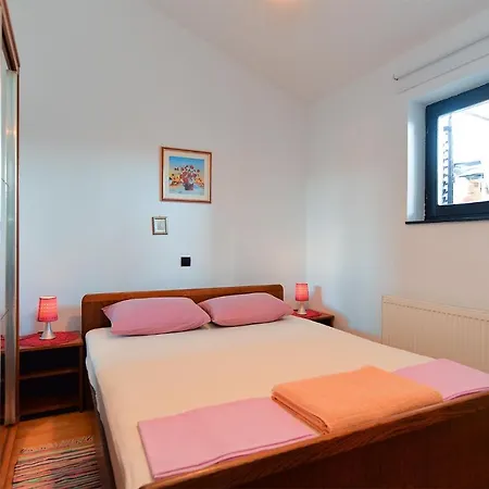 Apartment With A Parking Space Banjole, - 20675