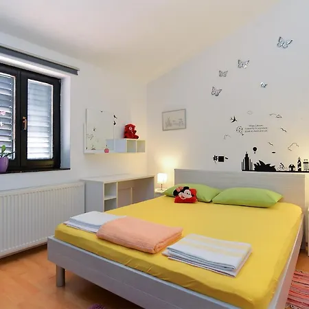 Apartment With A Parking Space Banjole, - 20675 Pula